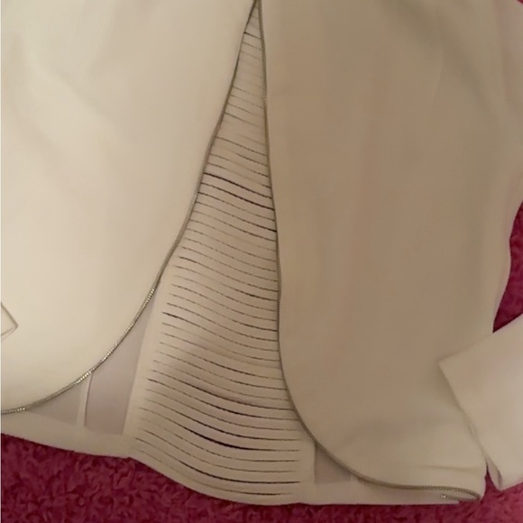 White Open Blazer w/ Slit Design Back - Picture 5 of 7